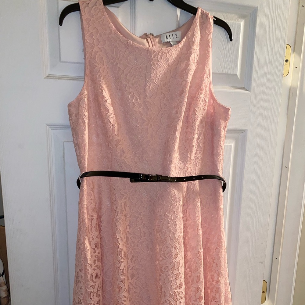 Lace dress with belt